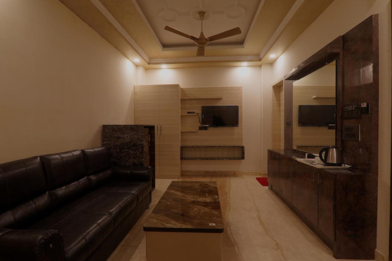 Shri Tirupati Residency Hotel Lakhnau Kültér fotó