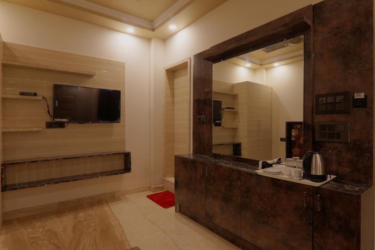 Shri Tirupati Residency Hotel Lakhnau Kültér fotó