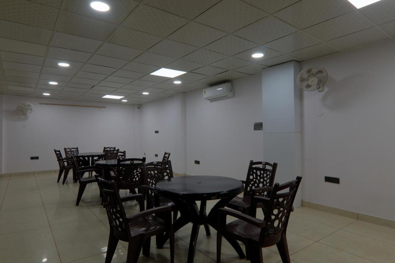 Shri Tirupati Residency Hotel Lakhnau Kültér fotó