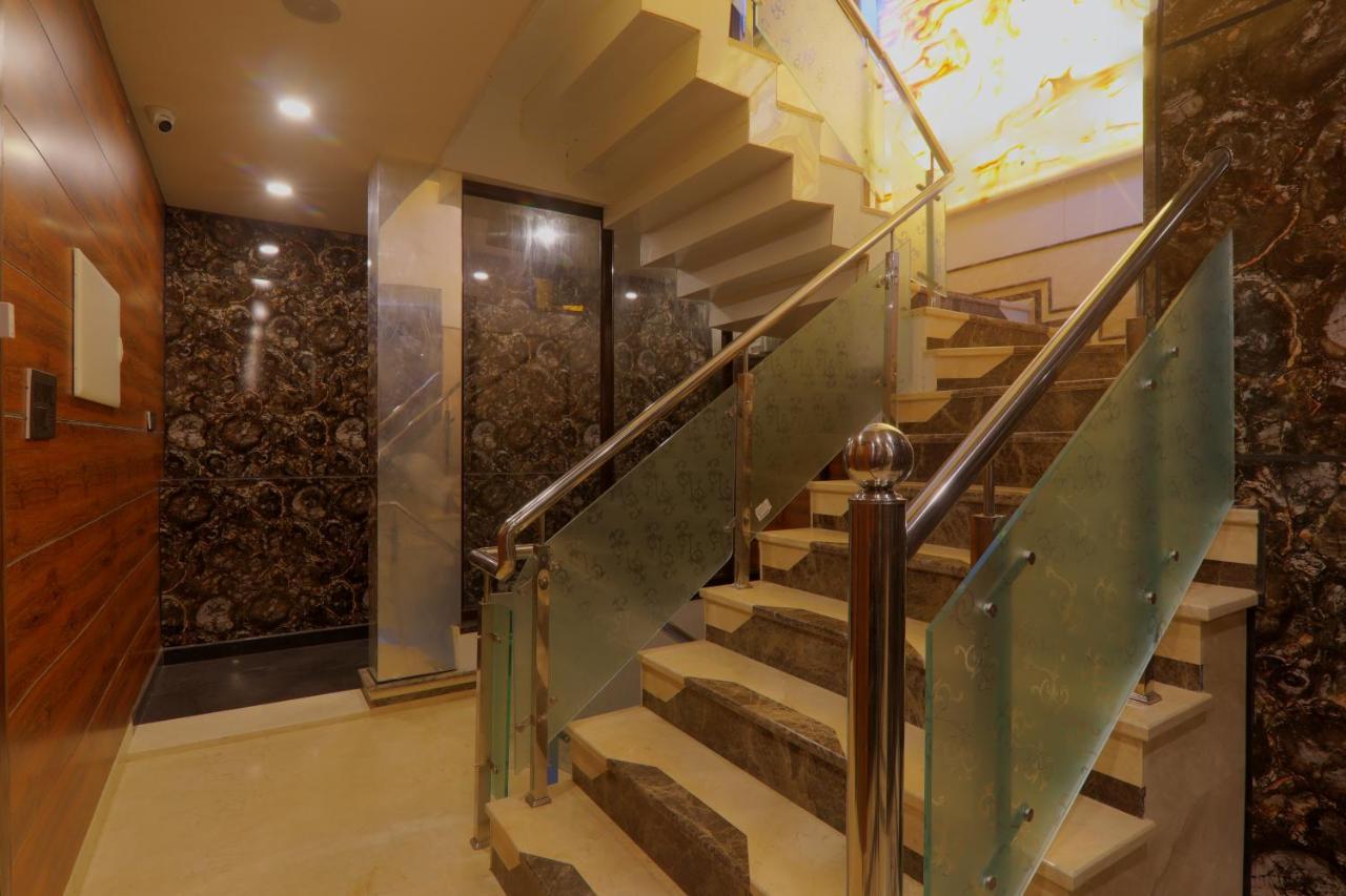 Shri Tirupati Residency Hotel Lakhnau Kültér fotó