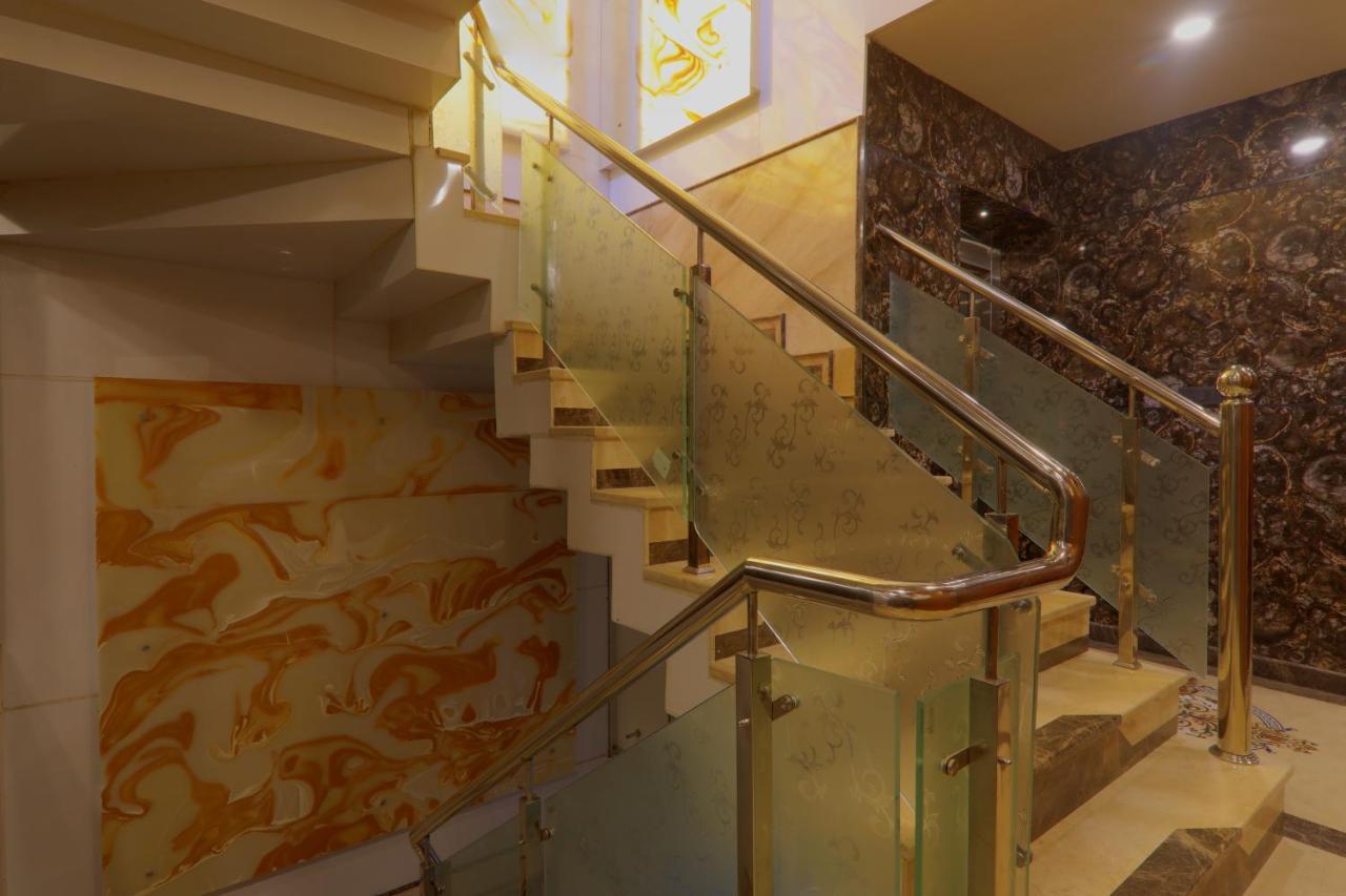 Shri Tirupati Residency Hotel Lakhnau Kültér fotó