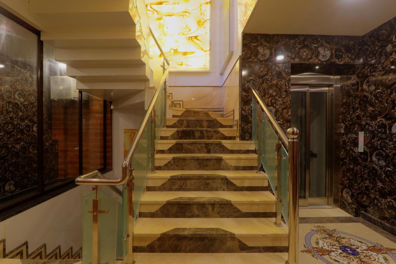 Shri Tirupati Residency Hotel Lakhnau Kültér fotó
